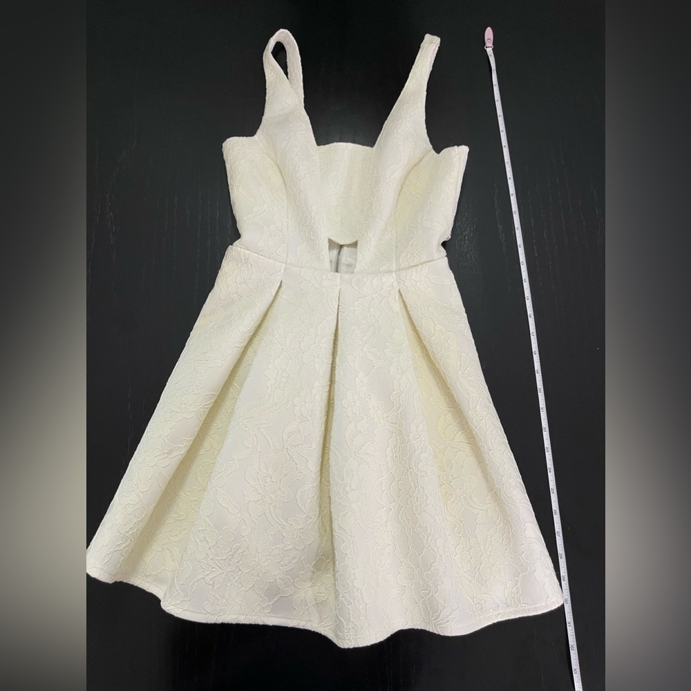 Topshop Keyhole Cutout Dress - Picture 6 of 8